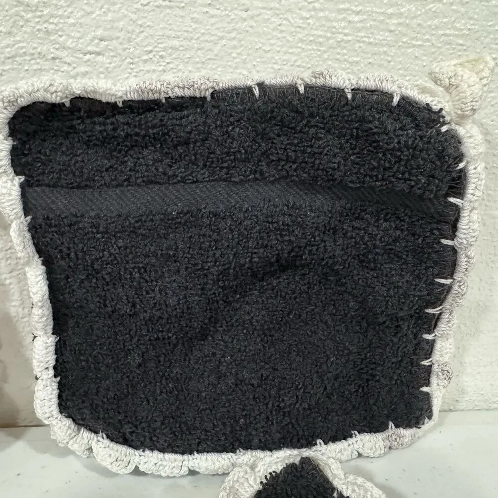 Set of 4 Red & Black Terry Cloth Pot Holders Hot Pads White Crochet Trim Kitchen